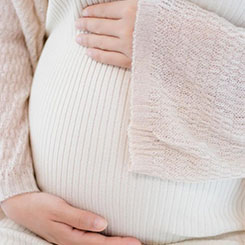 这番表🕤态进一步印证了苹🏊🛰果在 AI 硬🤝🏹件化领域的🔢野心，意在通过软💎